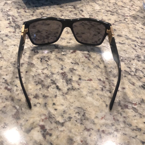 Men’s Versace Polarized Sunglasses - Picture 7 of 10